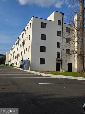 $1,655 | 49 West Diamond Avenue, Gaithersburg, MD 20877