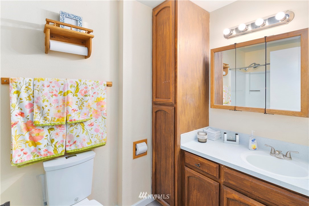 14410 Southeast 143rd Place Renton, WA 98059 - Photo 11 of 40 Gallery Image 11