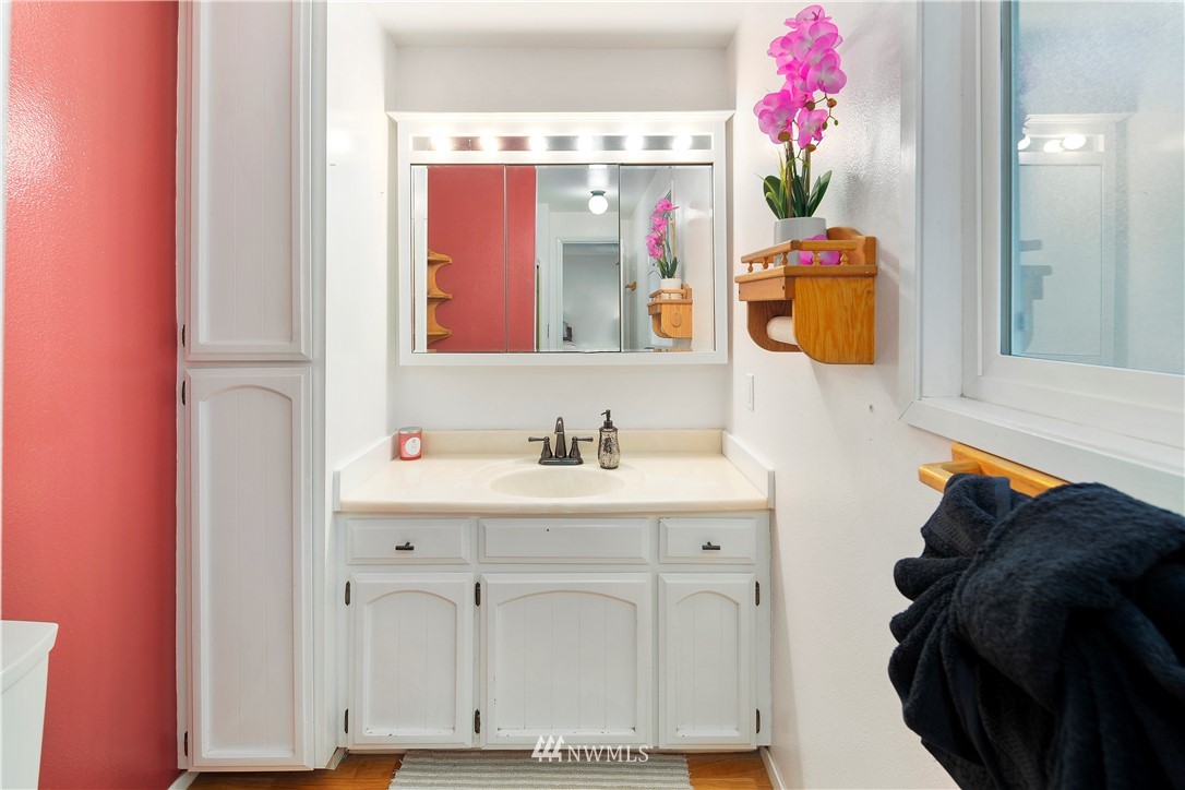 14410 Southeast 143rd Place Renton, WA 98059 - Photo 18 of 40 Gallery Image 18