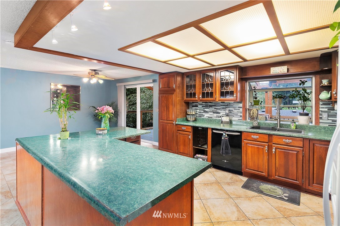 14410 Southeast 143rd Place Renton, WA 98059 - Photo 10 of 40 Gallery Image 10