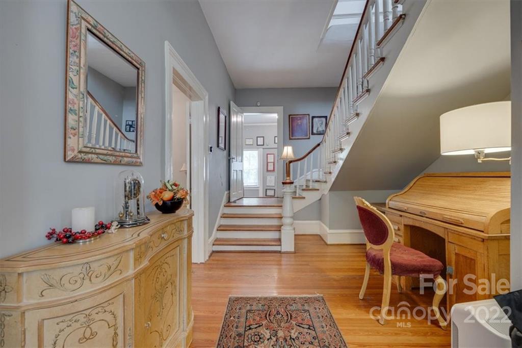 204 West South Street Union, SC 29379 - Photo 10 of 38 a view of entryway and hall