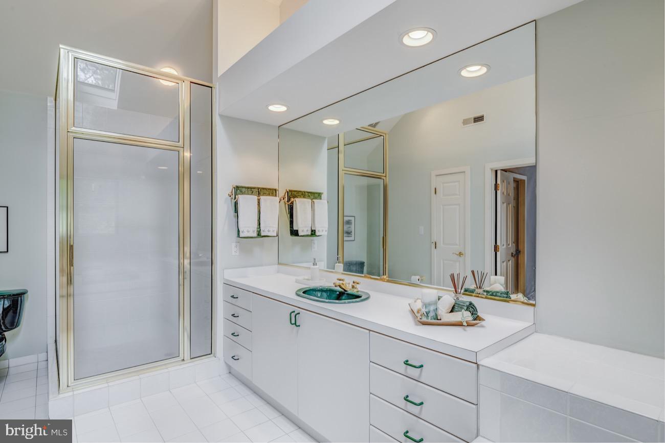 83 Battersea Road Ocean Pines, MD 21811 - Photo 7 of 55 Master bath view 2