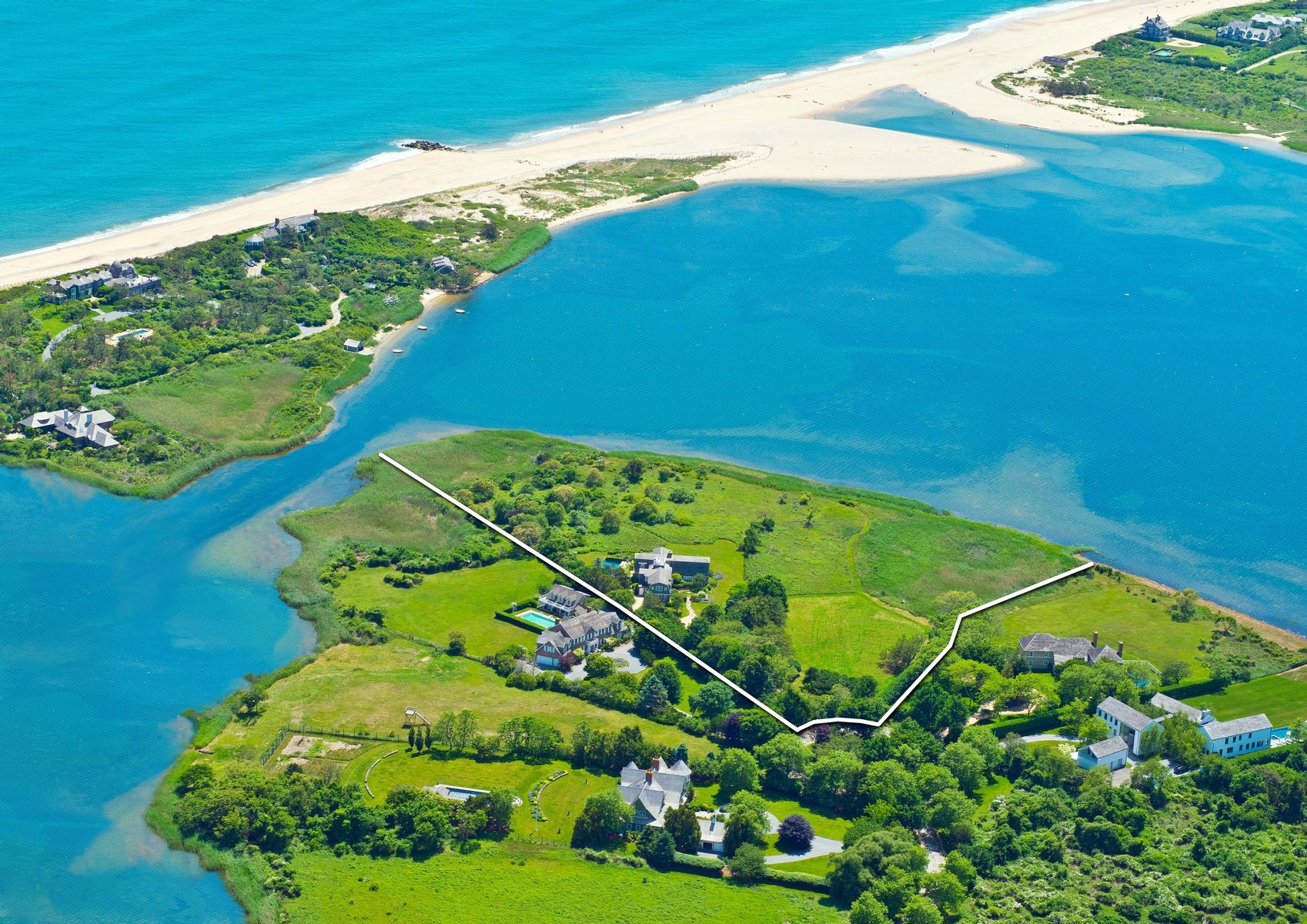 19 Chauncey Close East Hampton, NY 11937 - Photo 2 of 22