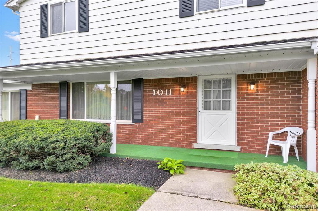 1011 Stellma Lane Rochester Hills, MI 48309 - Photo 5 of 58