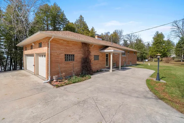 $659,900 | 2441 White Star Road, Brussels, WI 54204