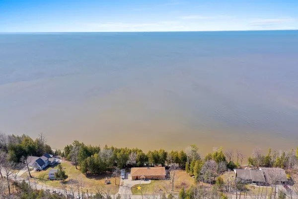 $659,900 | 2441 White Star Road, Brussels, WI 54204