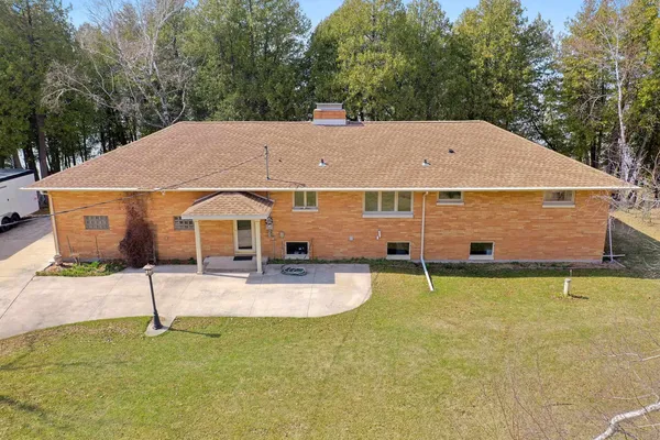 $659,900 | 2441 White Star Road, Brussels, WI 54204