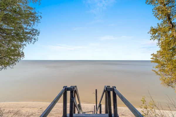 $659,900 | 2441 White Star Road, Brussels, WI 54204