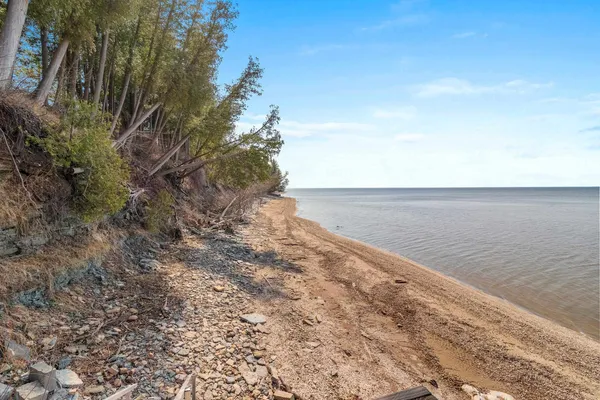 $659,900 | 2441 White Star Road, Brussels, WI 54204