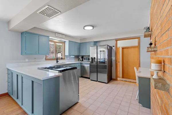 $659,900 | 2441 White Star Road, Brussels, WI 54204