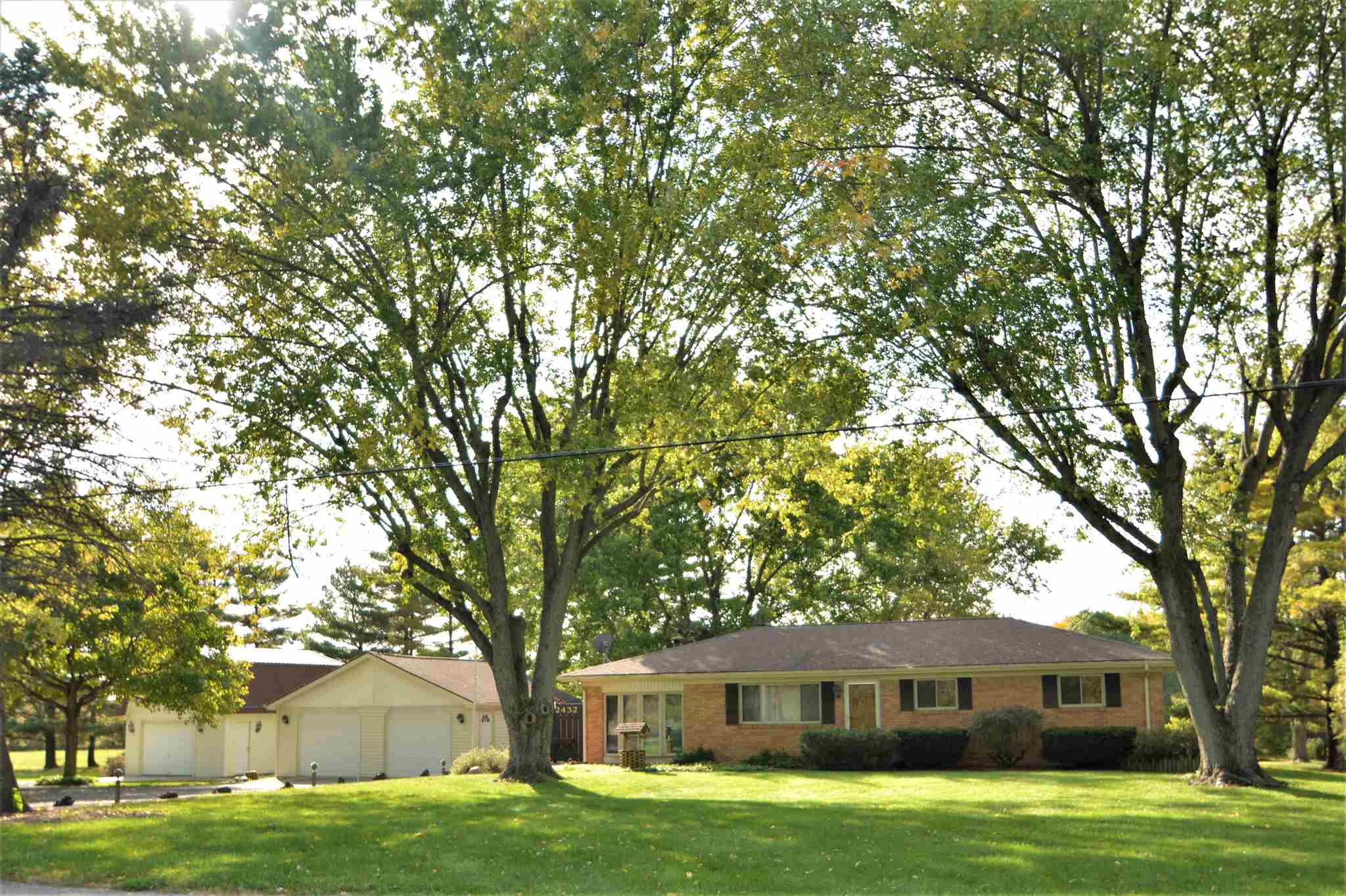 12432 Aboite Road Roanoke, IN 46783 - Photo 2 of 25