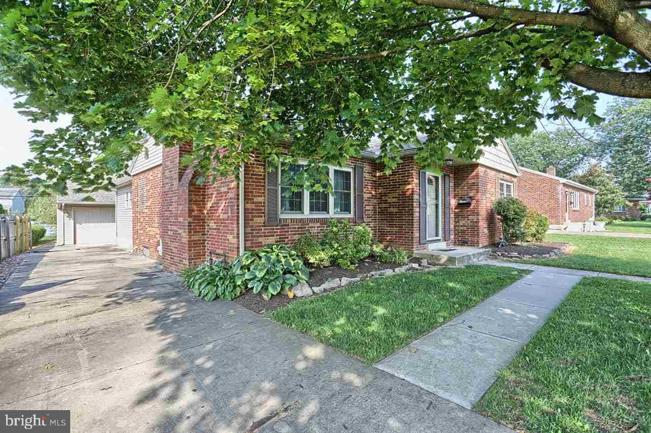 29 Runyon Road Hummelstown, PA 17036 - Photo 2 of 25