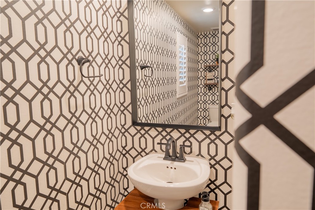 7927 Griffith Peak Street Riverside, CA 92507 - Photo 24 of 28 bathroom