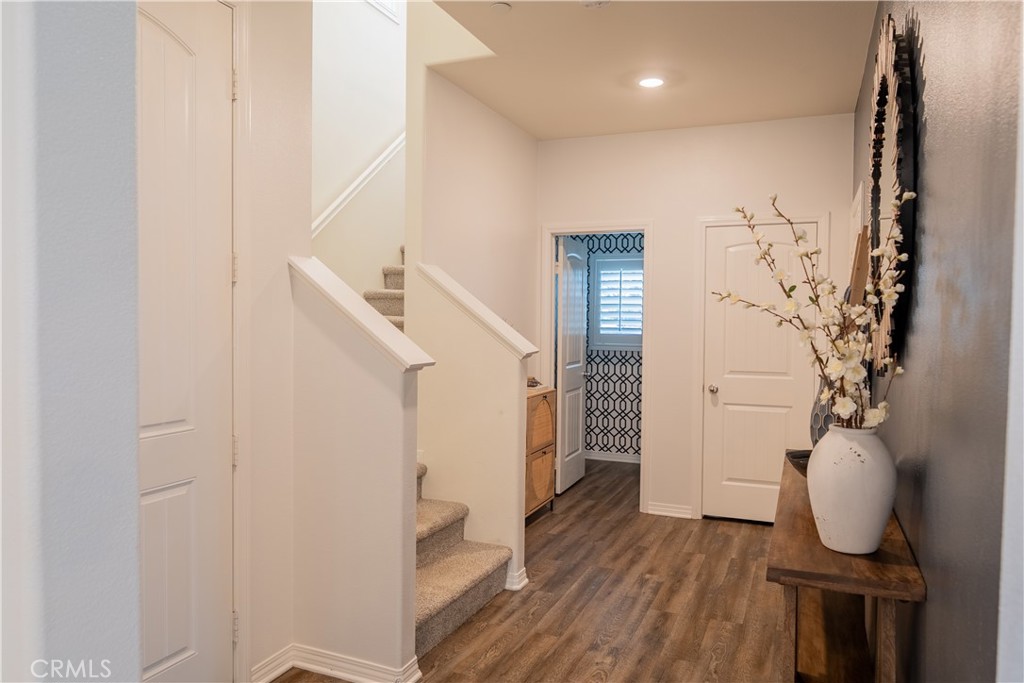 7927 Griffith Peak Street Riverside, CA 92507 - Photo 4 of 28 Entryway