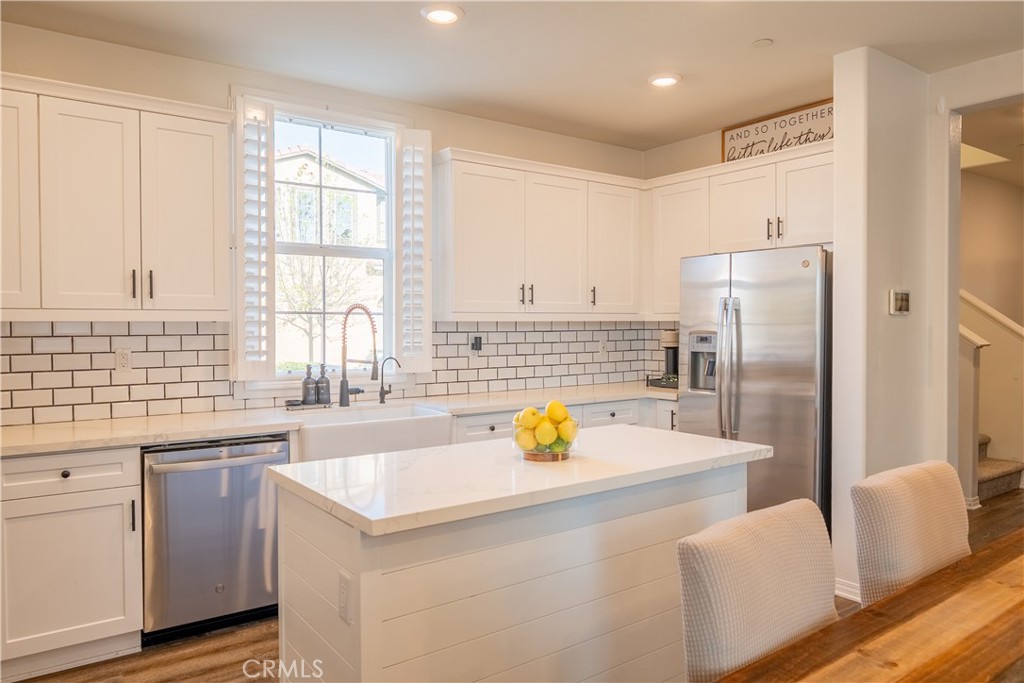 7927 Griffith Peak Street Riverside, CA 92507 - Photo 5 of 28 Kitchen