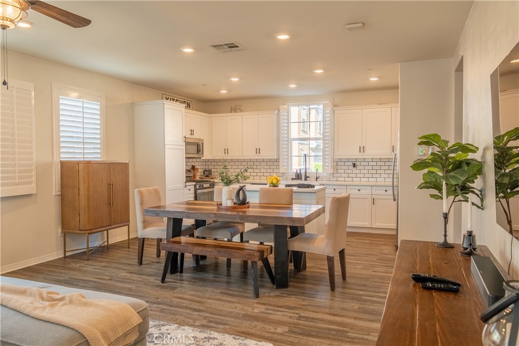 7927 Griffith Peak Street Riverside, CA 92507 - Photo 7 of 28 dining area