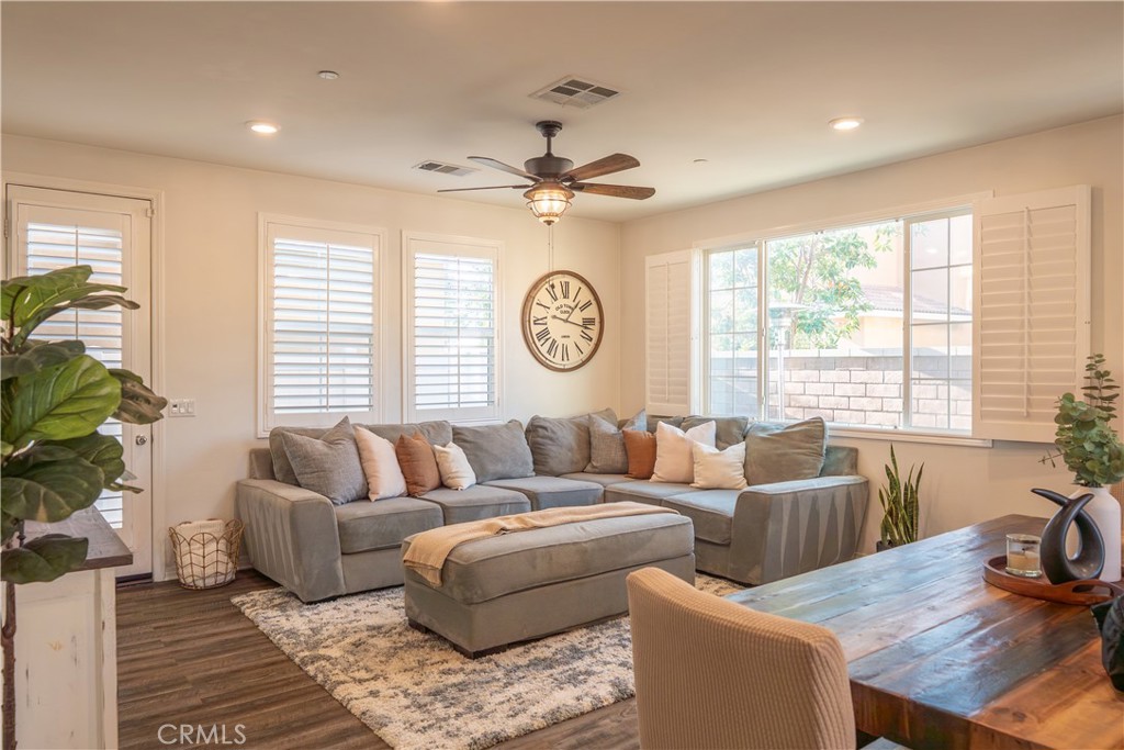 7927 Griffith Peak Street Riverside, CA 92507 - Photo 8 of 28 living room