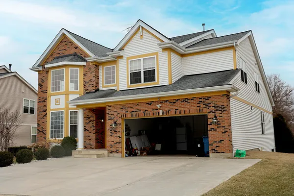 $925,000 | 829 Clover Ridge Lane, Itasca, IL 60143