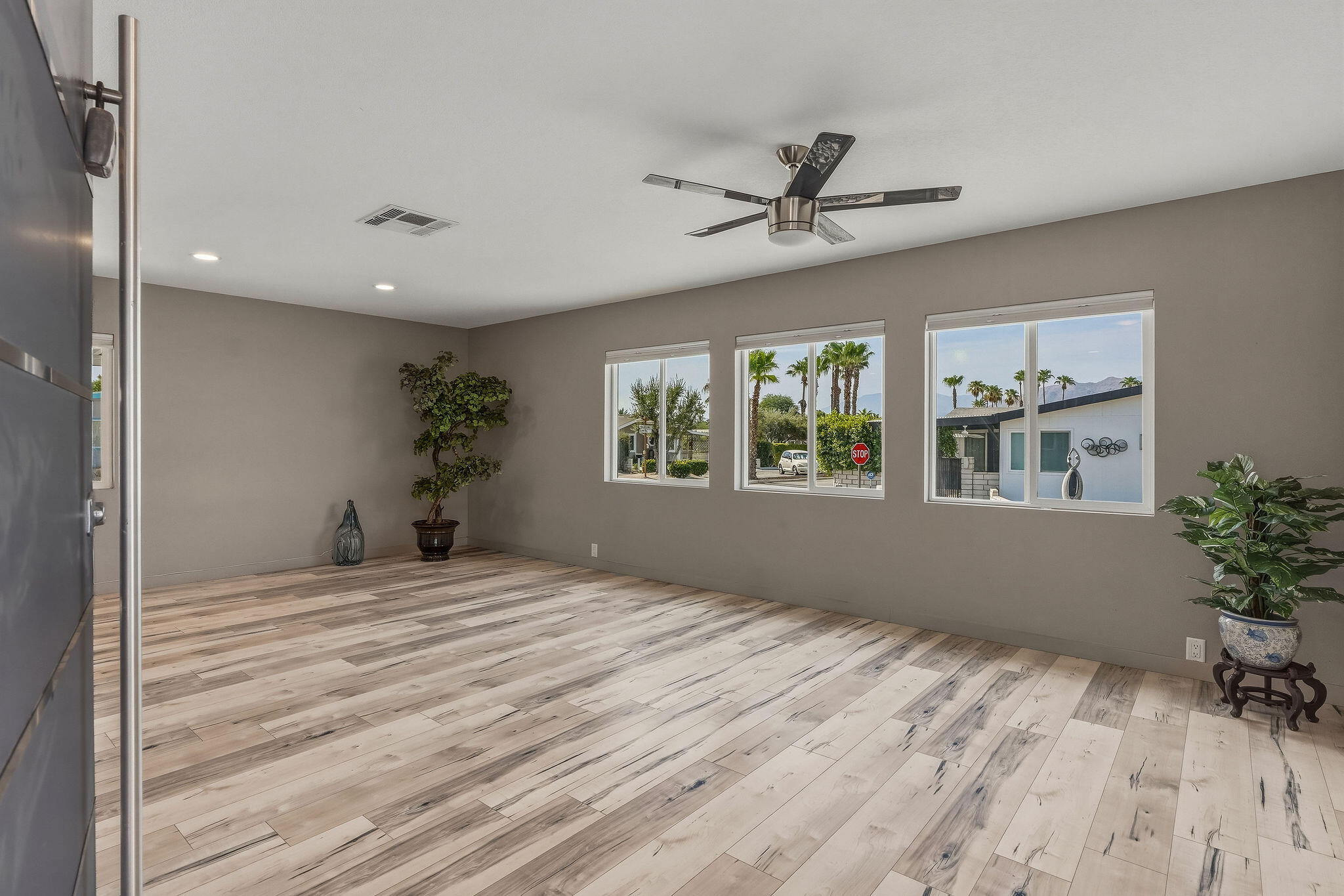 92 Athens Street Rancho Mirage, CA 92270 - Photo 9 of 77 Oversized living area