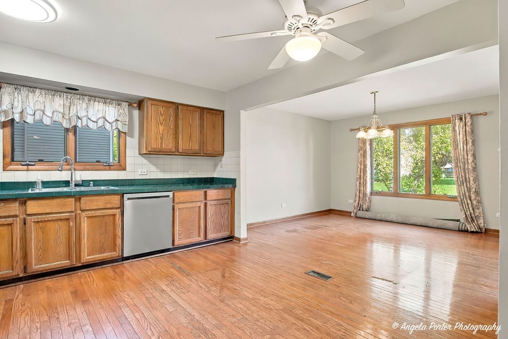 167 Tree Line Antioch, IL 60002 - Photo 12 of 24 Gallery Image 12