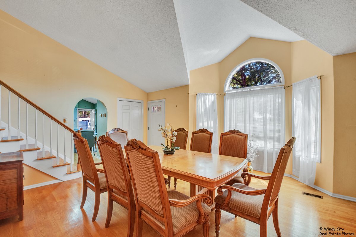 152 May Street Addison, IL 60101 - Photo 7 of 17