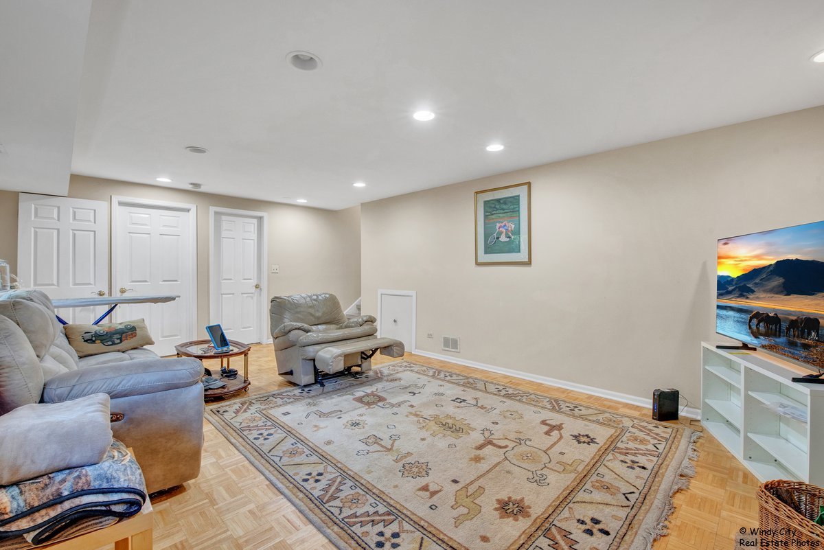 152 May Street Addison, IL 60101 - Photo 8 of 17