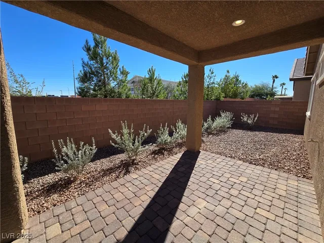 $2,123 | 5846 Steinbeck Vly Street, Las Vegas, NV 89113