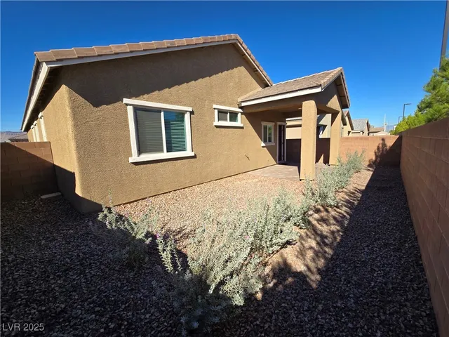 $2,123 | 5846 Steinbeck Vly Street, Las Vegas, NV 89113