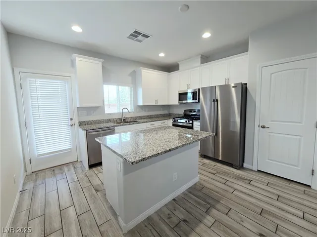 $2,123 | 5846 Steinbeck Vly Street, Las Vegas, NV 89113