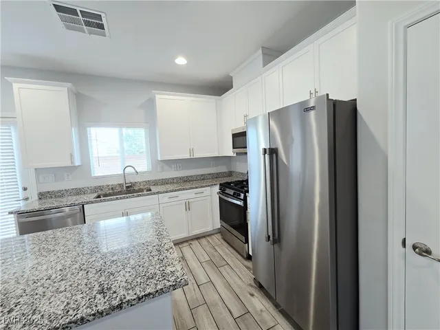 $2,123 | 5846 Steinbeck Vly Street, Las Vegas, NV 89113