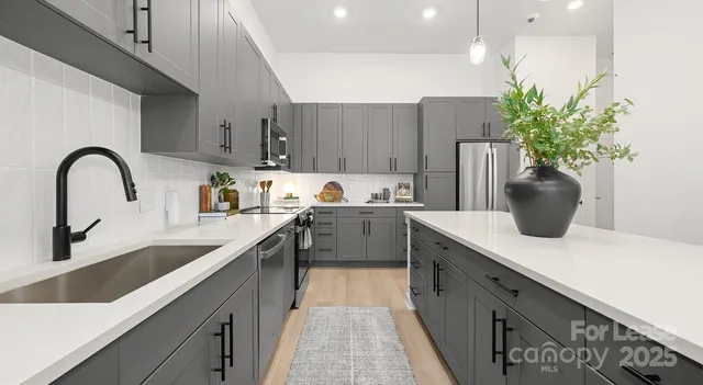 $2,639 | 704 West Tremont Avenue, Unit B3, Charlotte, NC 28203