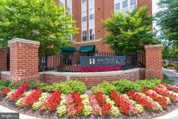 $499,000 | 2655 Prosperity Avenue, Unit 201, Fairfax, VA 22031