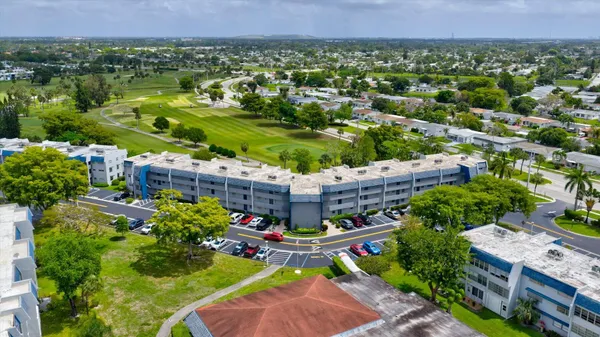 $119,900 | 7787 Golf Cir Drive, Unit 310K, Margate, FL 33063