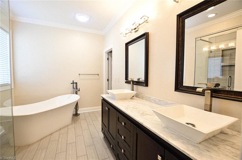 2029 Rossmore Road Clemmons, NC 27012 - Photo 12 of 30 Updated Master Bath