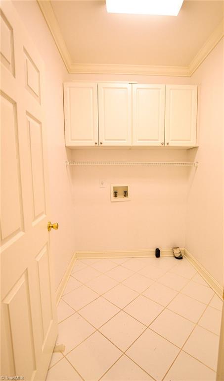 2029 Rossmore Road Clemmons, NC 27012 - Photo 15 of 30 Main Level Laundry