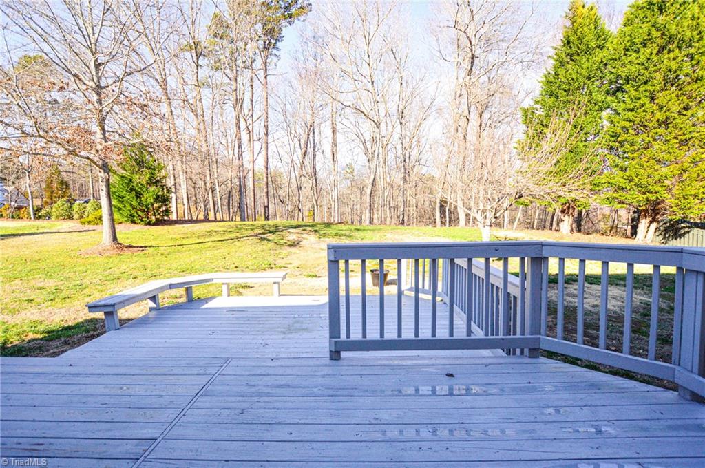 2029 Rossmore Road Clemmons, NC 27012 - Photo 28 of 30 Large back yard