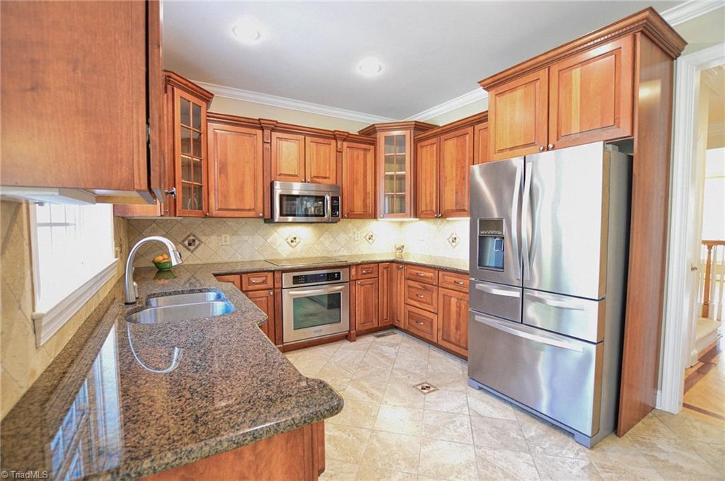 2029 Rossmore Road Clemmons, NC 27012 - Photo 4 of 30 Updated Kitchen