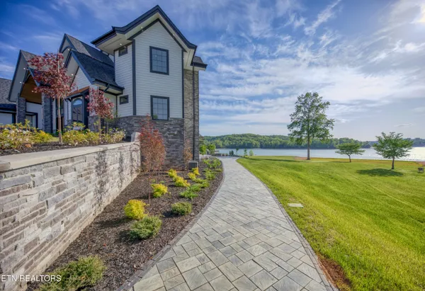 $8,500,000 | 202 Crown Jewel Lane, La Follette, TN 37766