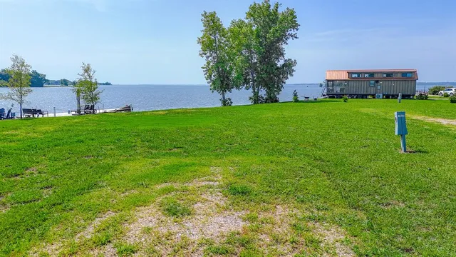 $99,000 | 6447 Peninsula Road, Kerens, TX 75144