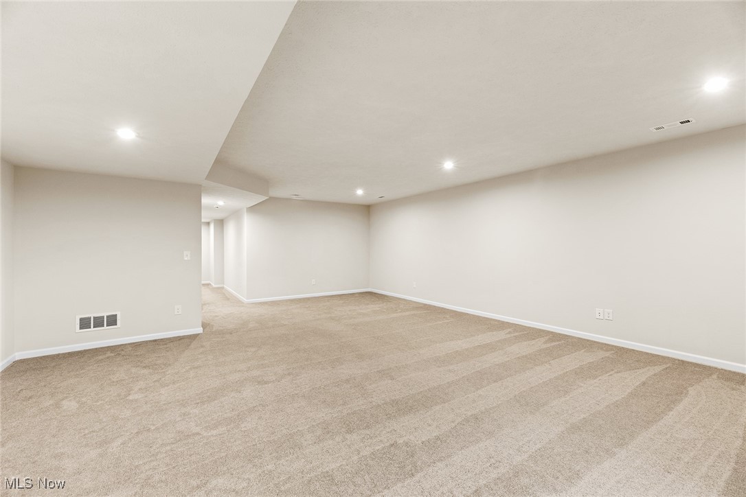 1145 Meadow Run Akron, OH 44321 - Photo 32 of 40