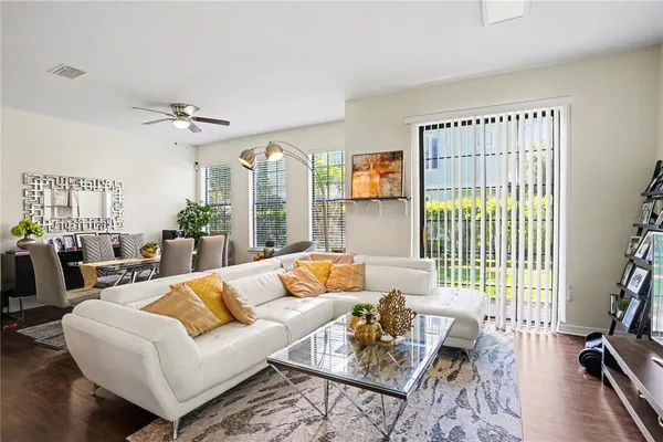 $307,000 | 5520 Kinglethill Drive, Lithia, FL 33547