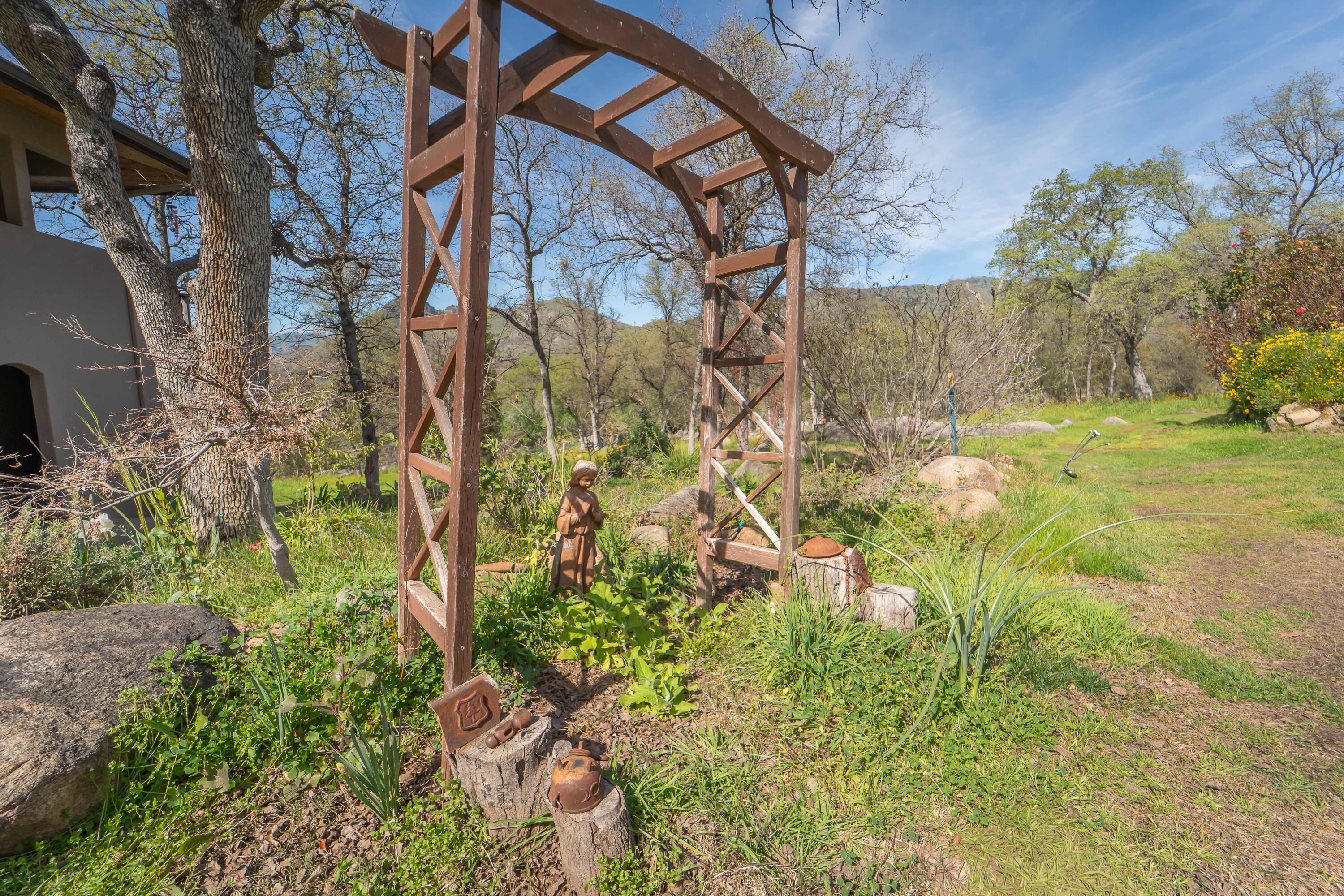 44294 Sequoia Oaks Drive Three Rivers, CA 93271 - Photo 108 of 118 -