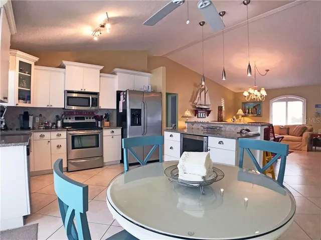 $4,900 | 2843 New England Street, Sarasota, FL 34231