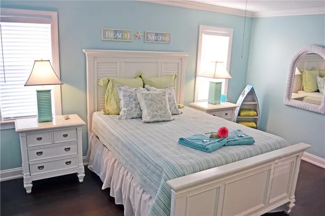 $4,900 | 2843 New England Street, Sarasota, FL 34231