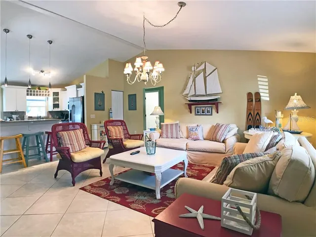 $4,900 | 2843 New England Street, Sarasota, FL 34231