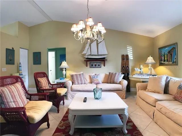 $4,900 | 2843 New England Street, Sarasota, FL 34231