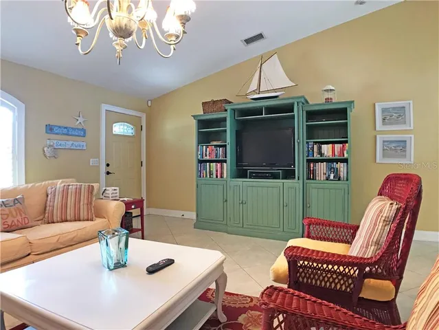 $4,900 | 2843 New England Street, Sarasota, FL 34231