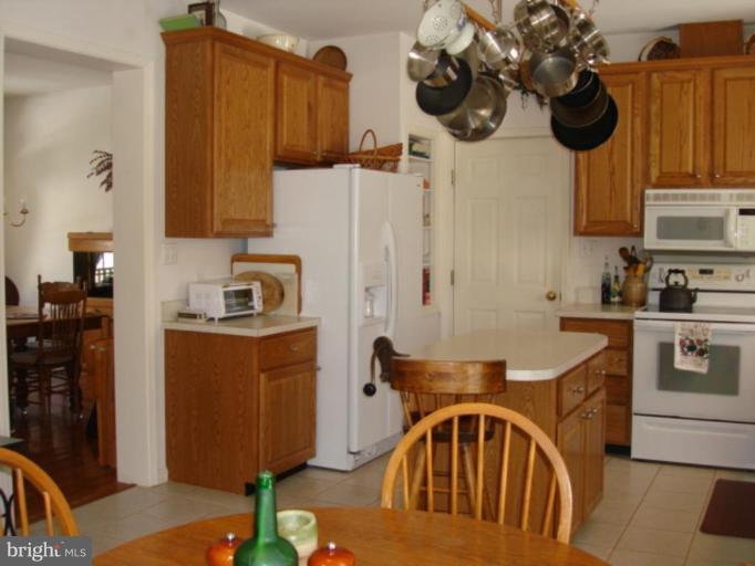 3924 Rhode Harbor Road Edgewater, MD 21037 - Photo 7 of 29 Kitchen