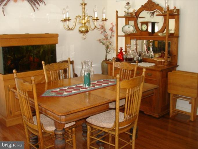 3924 Rhode Harbor Road Edgewater, MD 21037 - Photo 10 of 29 Dining Room