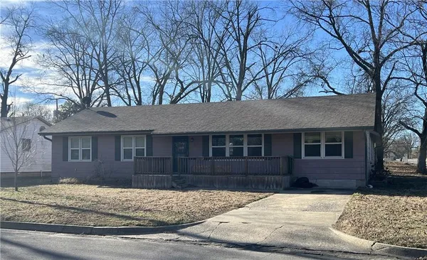 $165,000 | 925 North Elm Street, Nevada, MO 64772